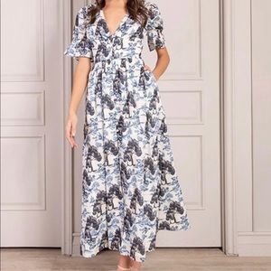 Beautiful NWT maxi dress. XS